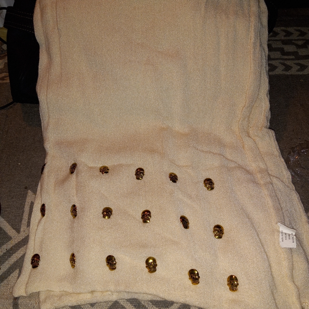 Skull scarf